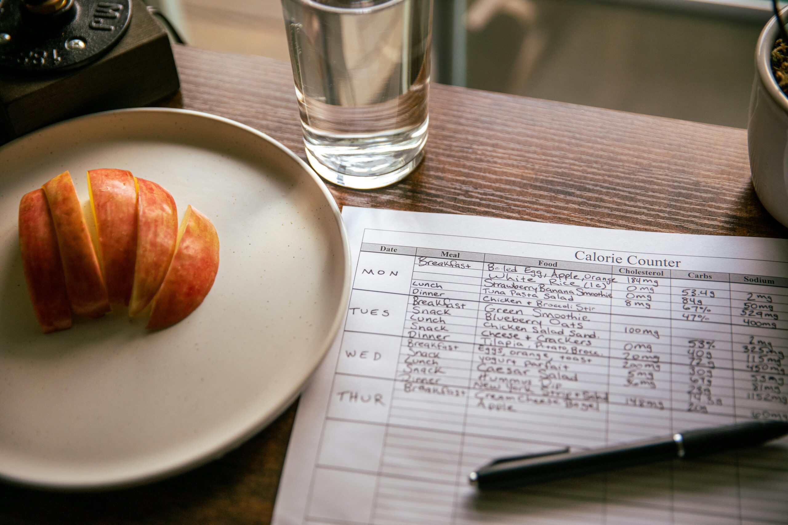 Planificar las comidas y elaborar una lista de compras para evitar adquirir productos en exceso. Foto: Spencer Stone/Pexels